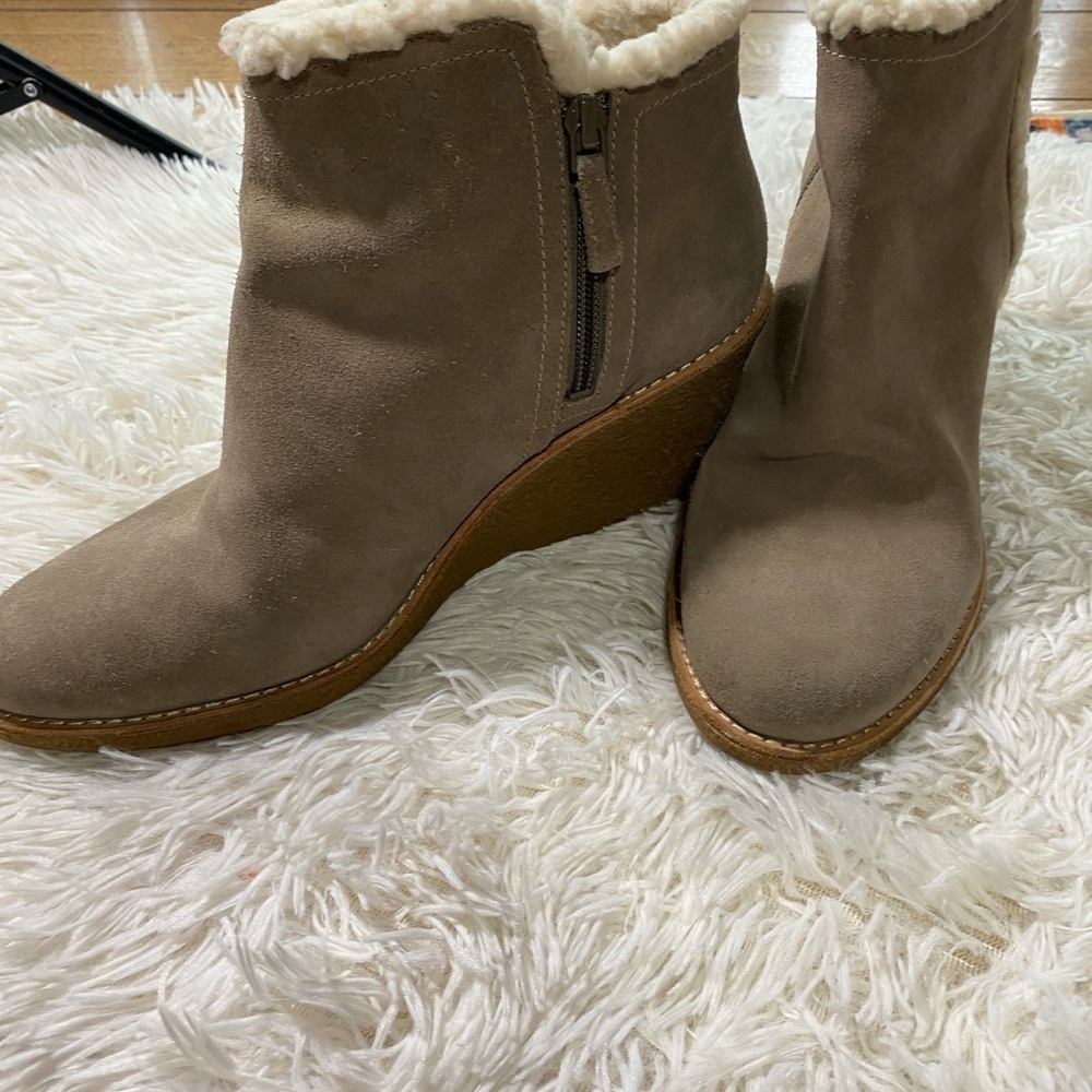 COLE HAAN SUEDE SHEARLING LINED ANKLE BOOTS